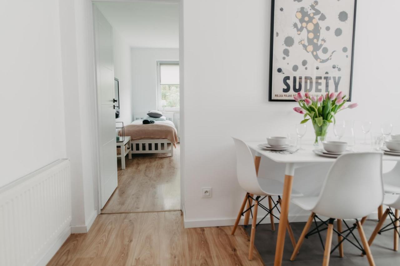 Jeleni Zakatek - Apartament W Stolicy Karkonoszy เยเลเนียกูรา ภายนอก รูปภาพ