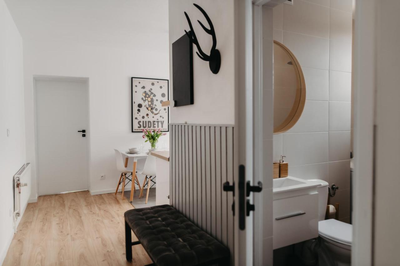 Jeleni Zakatek - Apartament W Stolicy Karkonoszy เยเลเนียกูรา ภายนอก รูปภาพ
