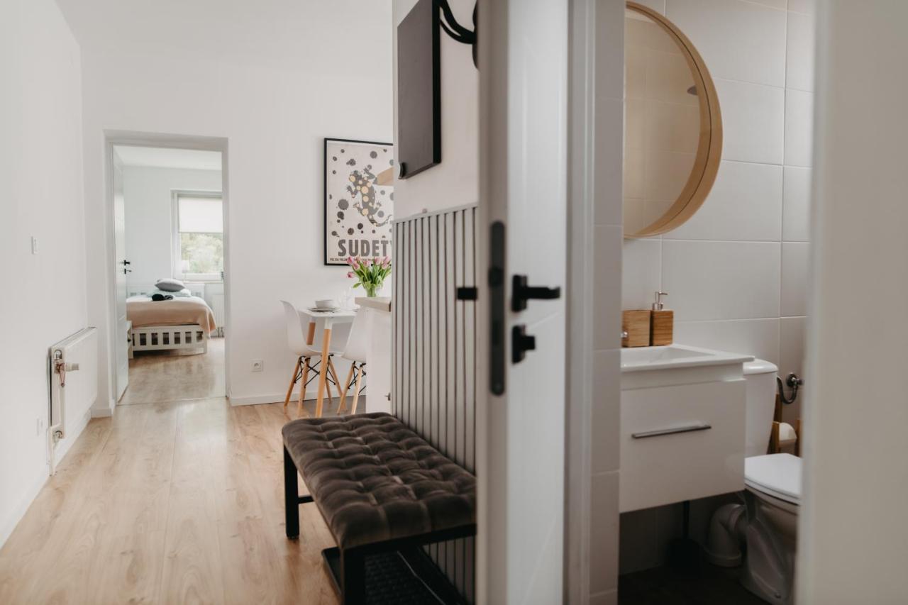 Jeleni Zakatek - Apartament W Stolicy Karkonoszy เยเลเนียกูรา ภายนอก รูปภาพ