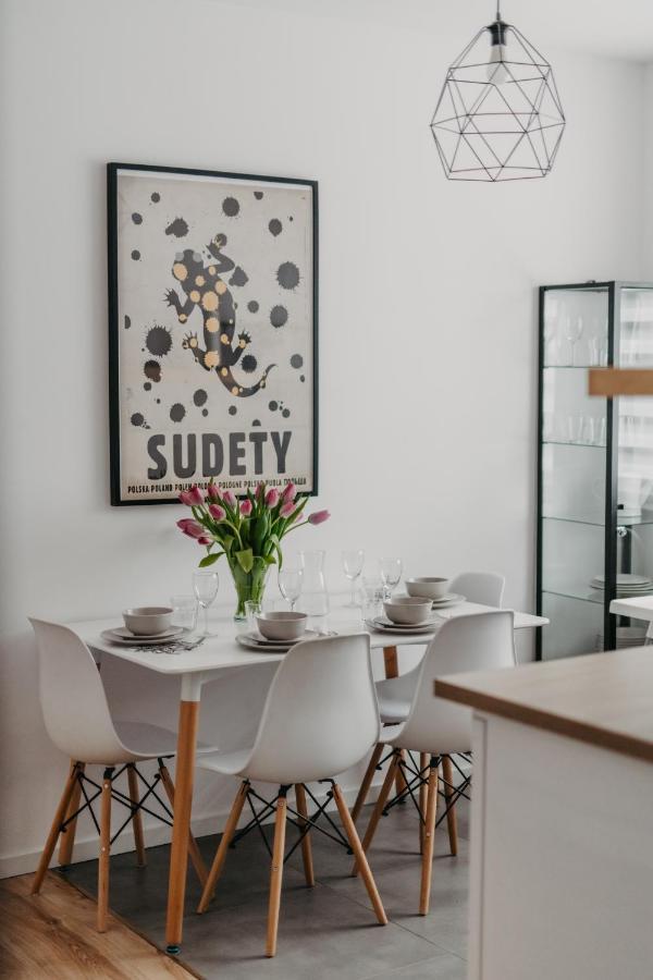 Jeleni Zakatek - Apartament W Stolicy Karkonoszy เยเลเนียกูรา ภายนอก รูปภาพ